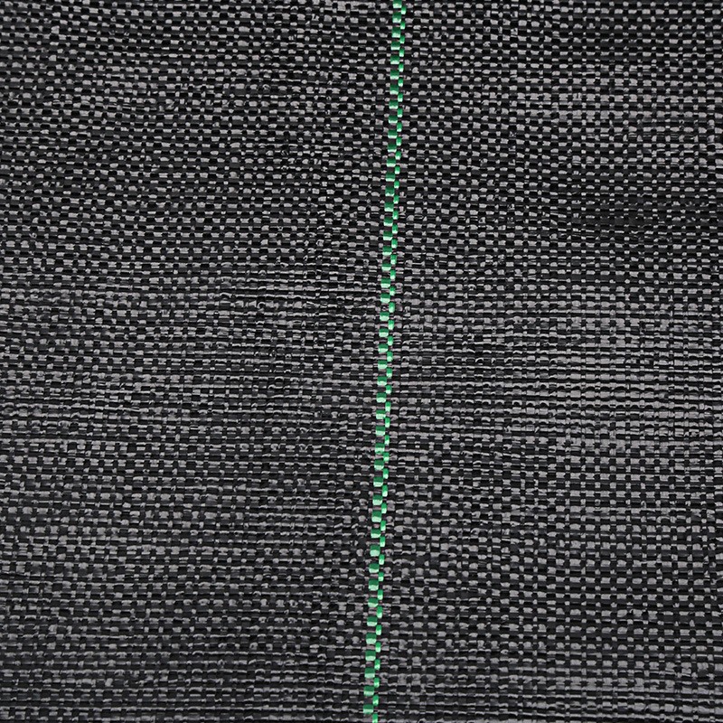 Мрежа за превенция на тревата на селската градина